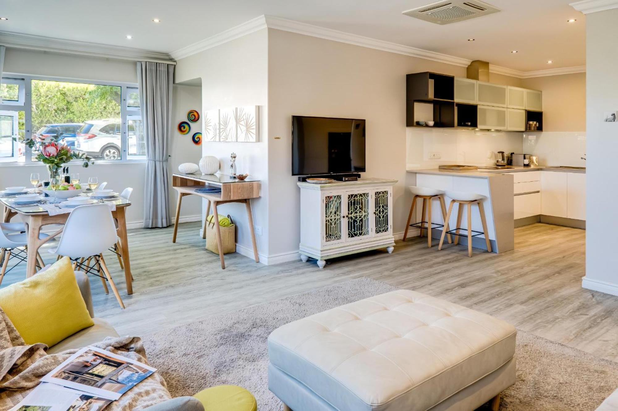 0m² 2 slaapkamer, 1 privé badkamer Appartement in Camps Baai Kaapstad Buitenkant foto