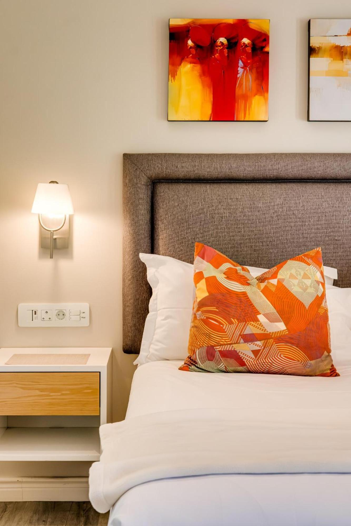 0m² 2 slaapkamer, 1 privé badkamer Appartement in Camps Baai Kaapstad Buitenkant foto
