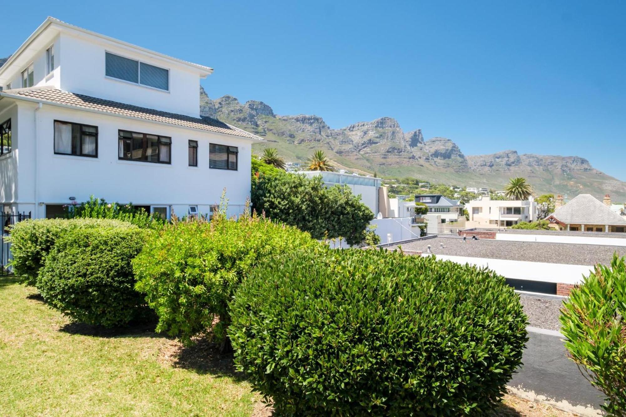 0m² 2 slaapkamer, 1 privé badkamer Appartement in Camps Baai Kaapstad Buitenkant foto