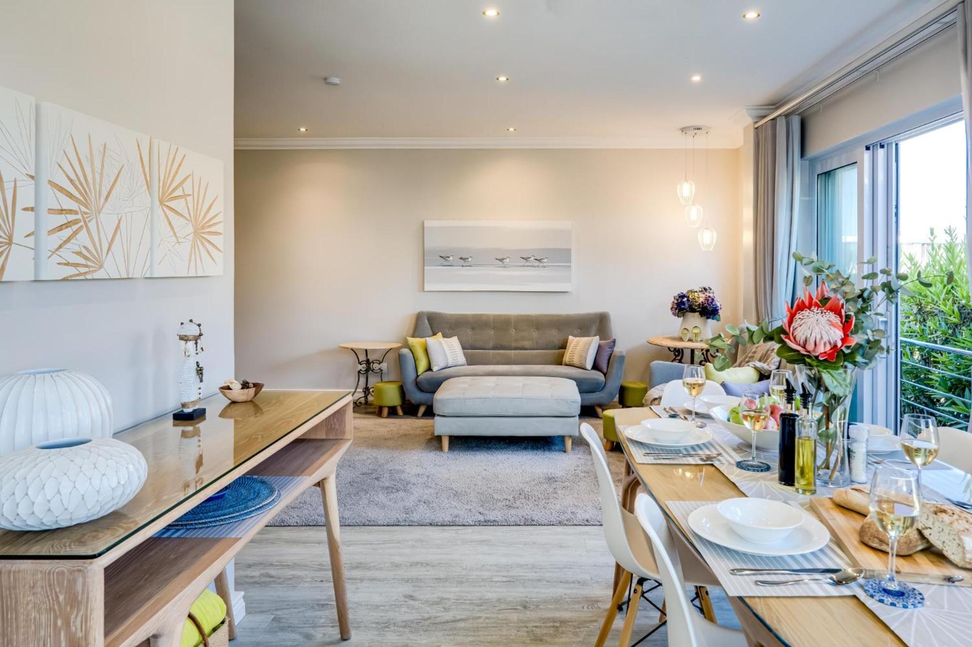 0m² 2 slaapkamer, 1 privé badkamer Appartement in Camps Baai Kaapstad Buitenkant foto