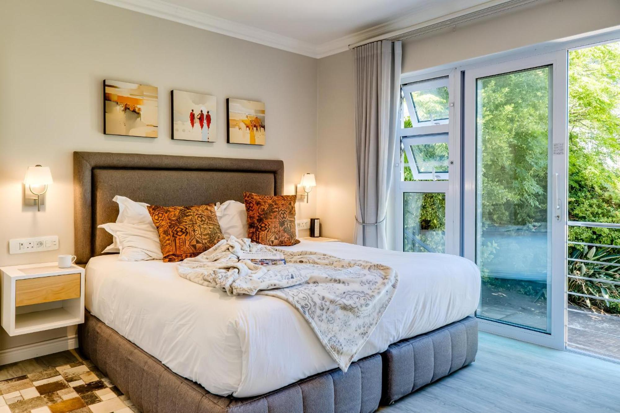 0m² 2 slaapkamer, 1 privé badkamer Appartement in Camps Baai Kaapstad Buitenkant foto