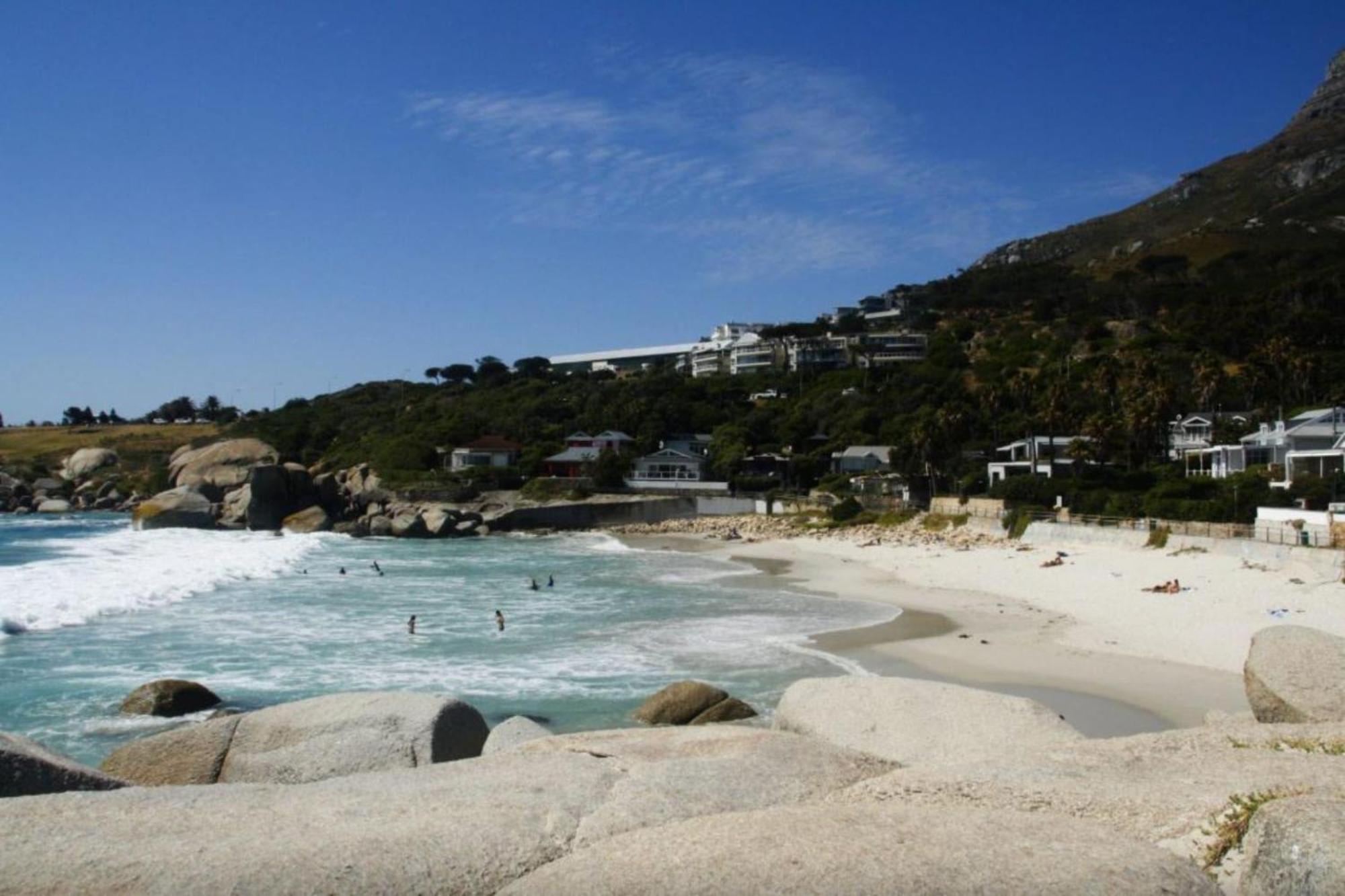 0m² 2 slaapkamer, 1 privé badkamer Appartement in Camps Baai Kaapstad Buitenkant foto