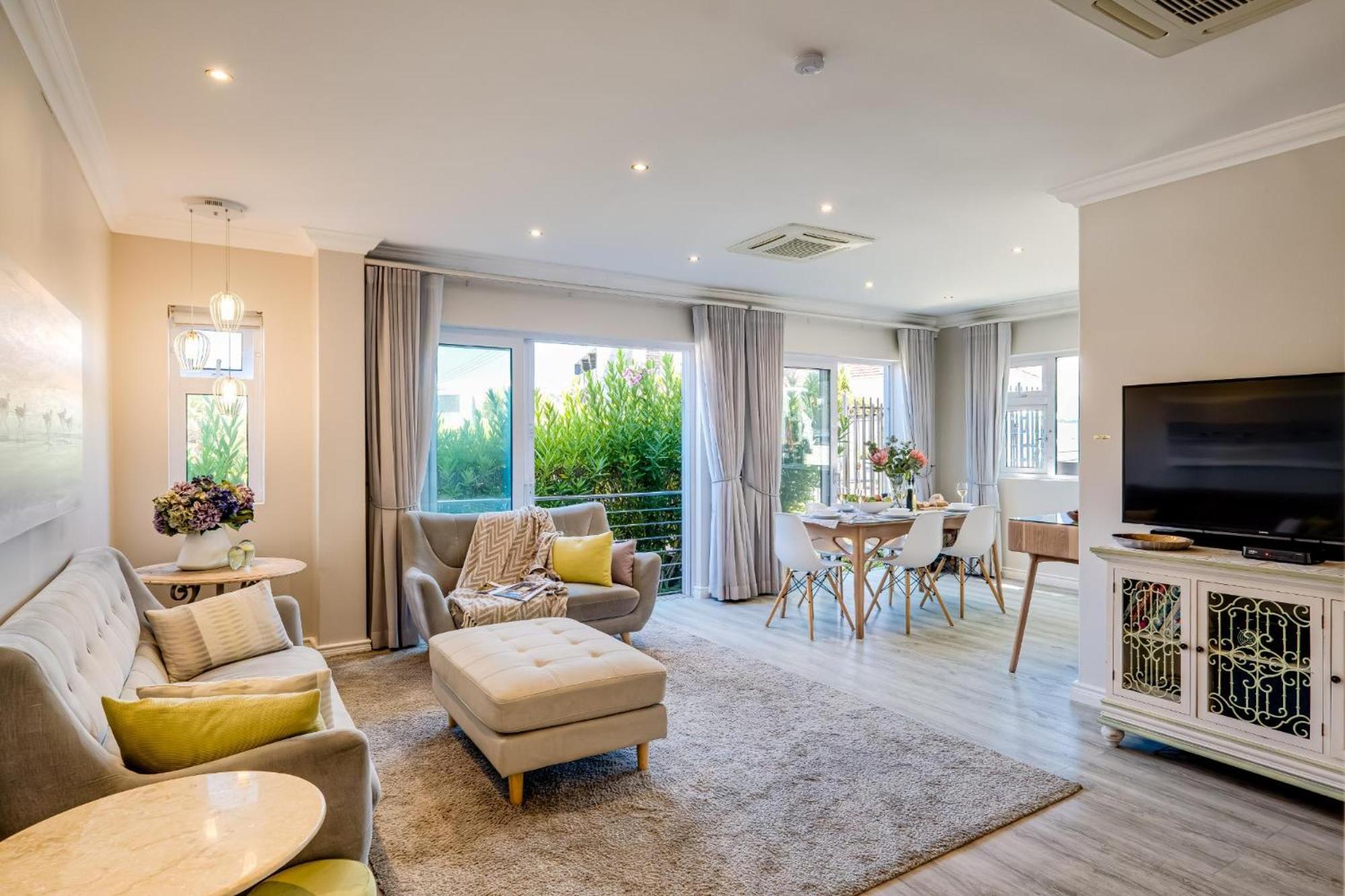 0m² 2 slaapkamer, 1 privé badkamer Appartement in Camps Baai Kaapstad Buitenkant foto